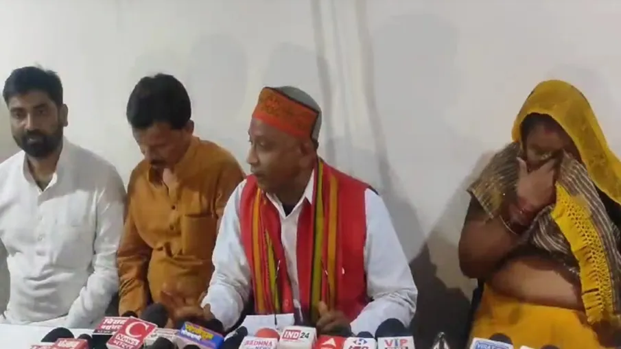 mp assembly election 2023 ticket cut mangawan bjp mla panchulal crying । टिकट कटा तो फूट-फूटकर रोने लगे BJP विधायक, पत्नी भी नहीं रोक पाई आंसू; देखें VIDEO
