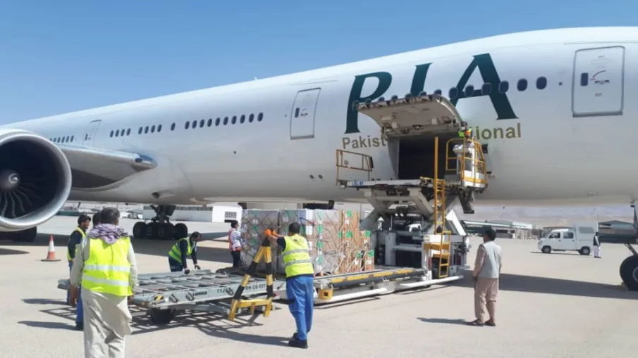 पाकिस्तान में ईंधन की कमी से रुकी 48 उड़ानें।- इंडिया टीवी हिंदी