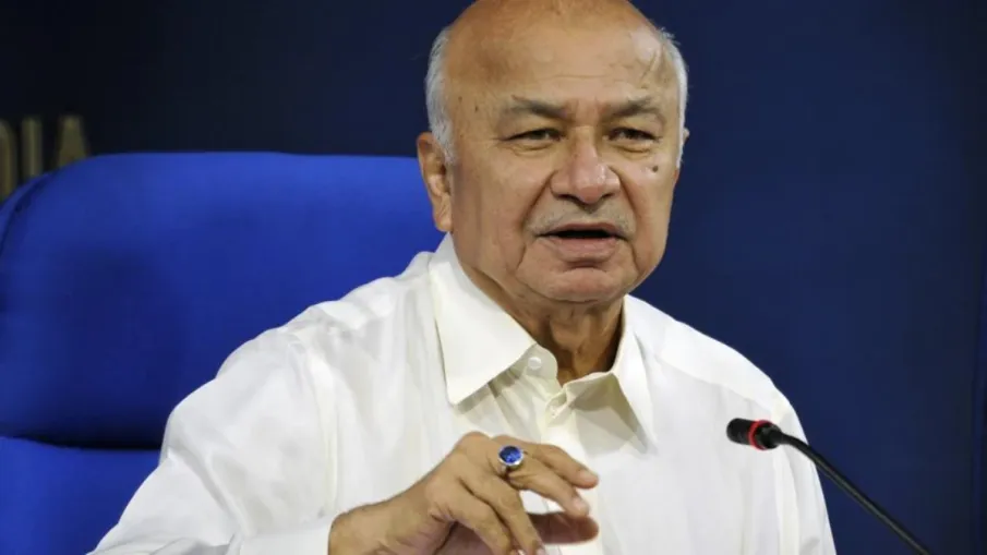 sushil kumar shinde quits politics- India TV Hindi