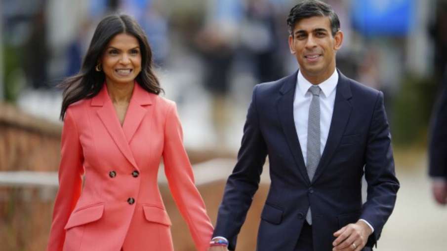 ब्रिटेन के ऋषि सनक और पत्नी अक्षता मूर्ति- इंडिया टीवी हिंदी