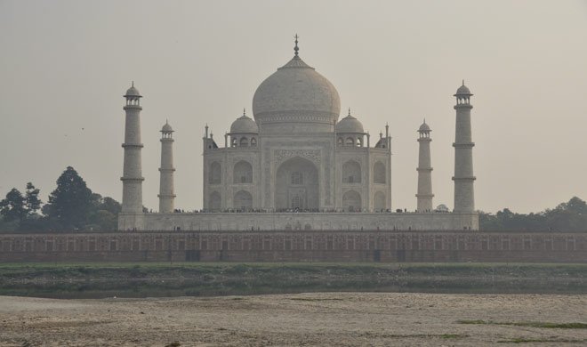 पार्क से ताजमहल की सलामती को खतरा! - India TV Hindi