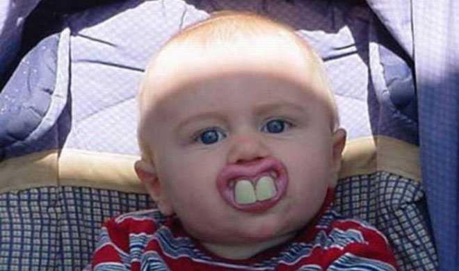 इस बच्चे के दांत देखकर...- India TV Hindi