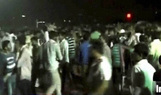हिंसक हुआ पटेल आंदोलन,...- India TV Hindi