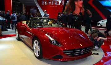 Ferrari ने लॉन्च किया नया...- India TV Hindi