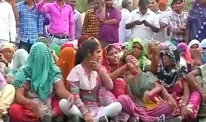 दलित हत्याकांड की... दलित हत्याकांड की...- India TV Hindi