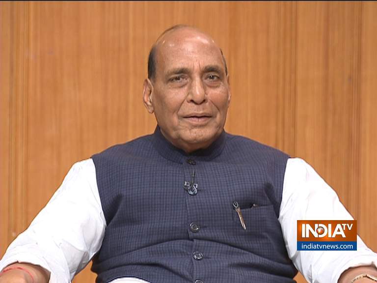 'आप की अदालत' में राजनाथ सिंह : सिंधिया जी को साथ नहीं लिया, सिंधिया जी साथ आ गए